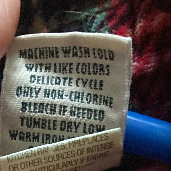 LL Bean Shirt Womens Medium Red Plaid Velour Button Up 0 YR45 - Picture 6 of 7